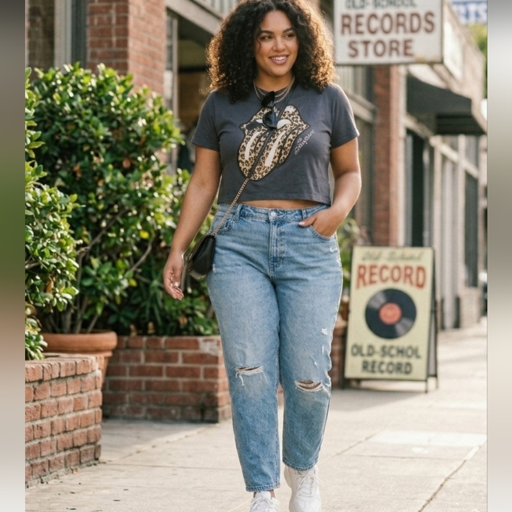 The Rolling Stones Leopard Tongue Graphic Crop Top Plus Size 2X (18W-20W)